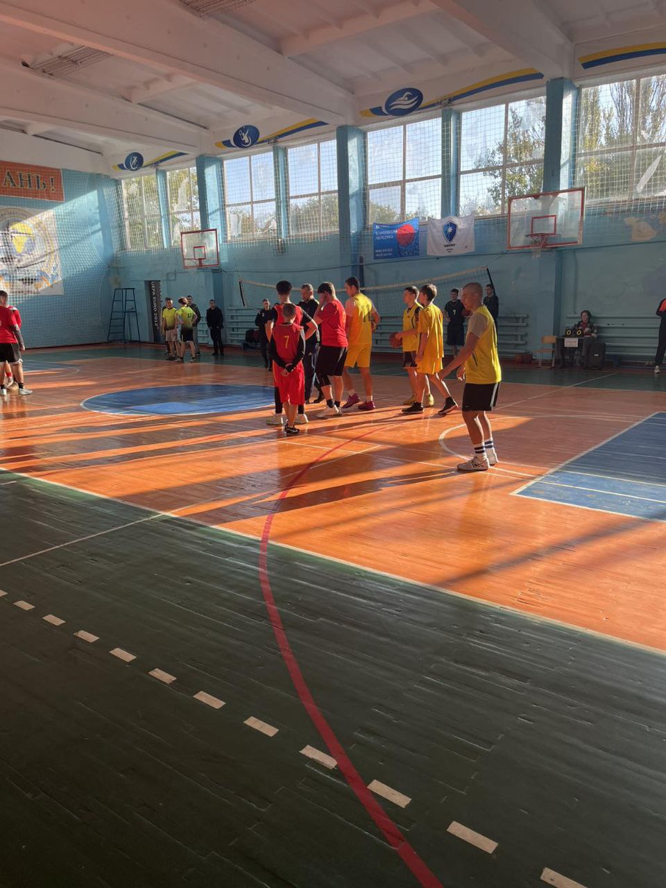 Участь у змаганнях з баскетболу